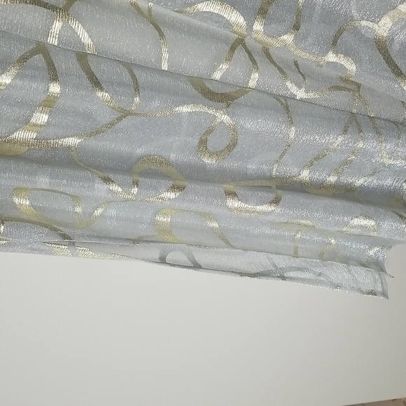 Lularoe Women's long throw over metallic sz medium - Picture 7 of 8